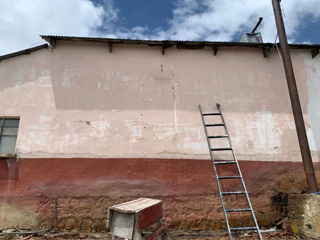 Fachada antes de la pintura